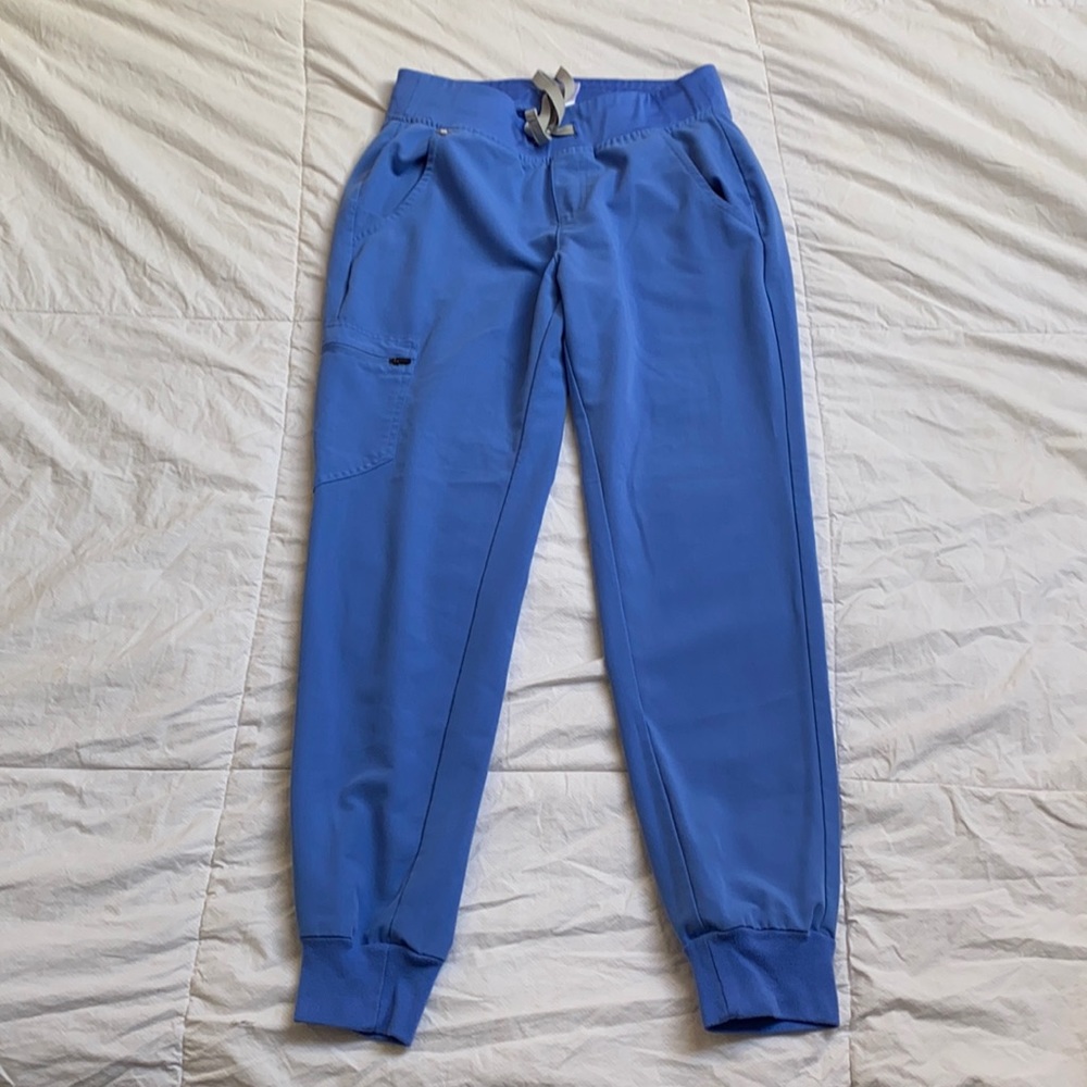 Figs Zamora “Ceil Blue” scrub joggers